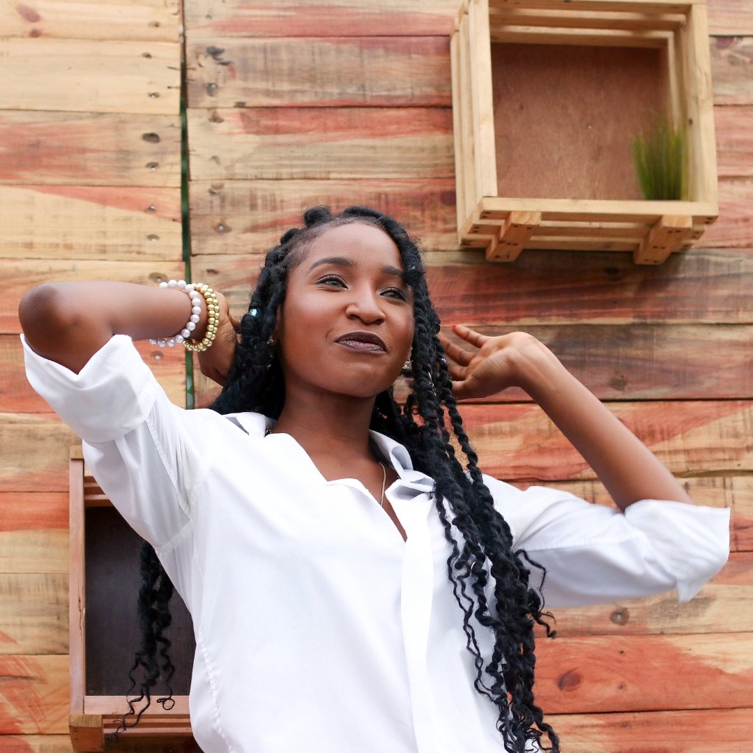Pamela, founder of The Honey Desk
